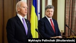 U.S. Vice President Joe Biden (left) and Ukrainian President Petro Poroshenko in Kyiv in November 2014