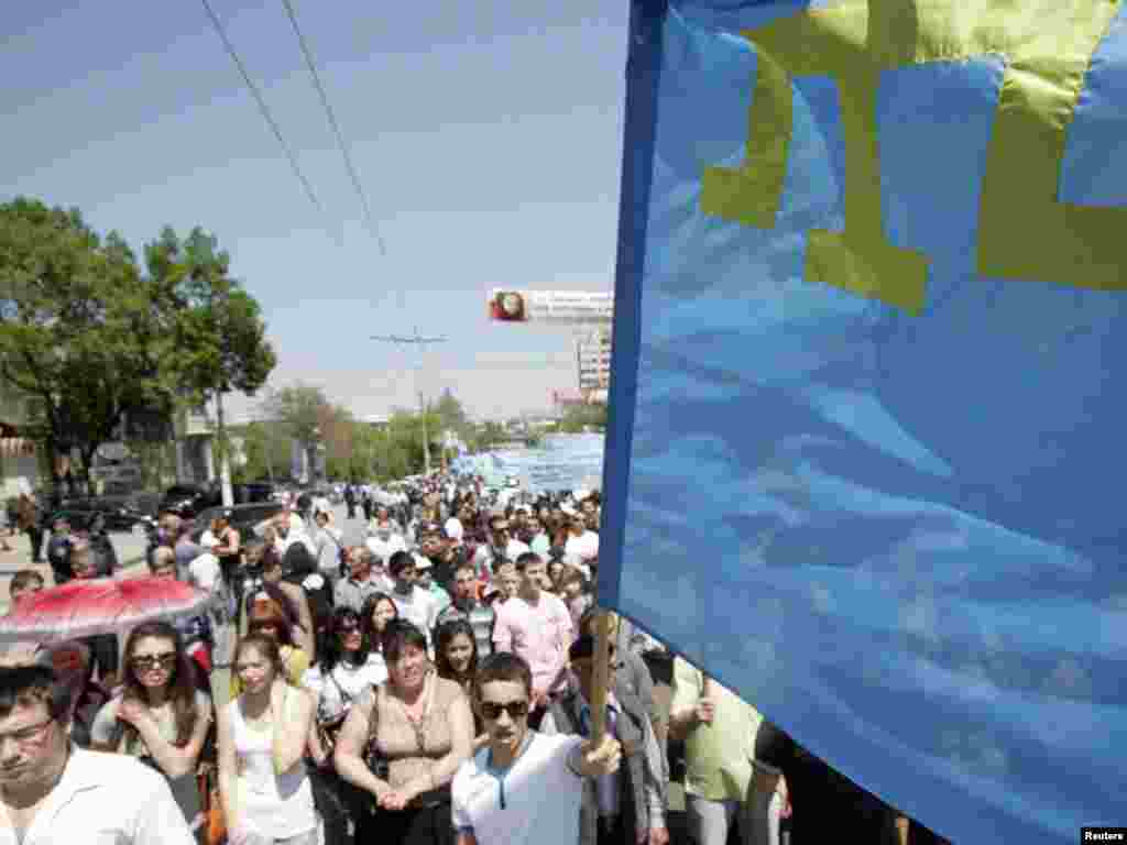 Май 2011. Из года в год, вплоть до российской аннексии Крыма, масштабный митинг в самом центре Симферополя был обязательным событием для траурной даты 18 мая